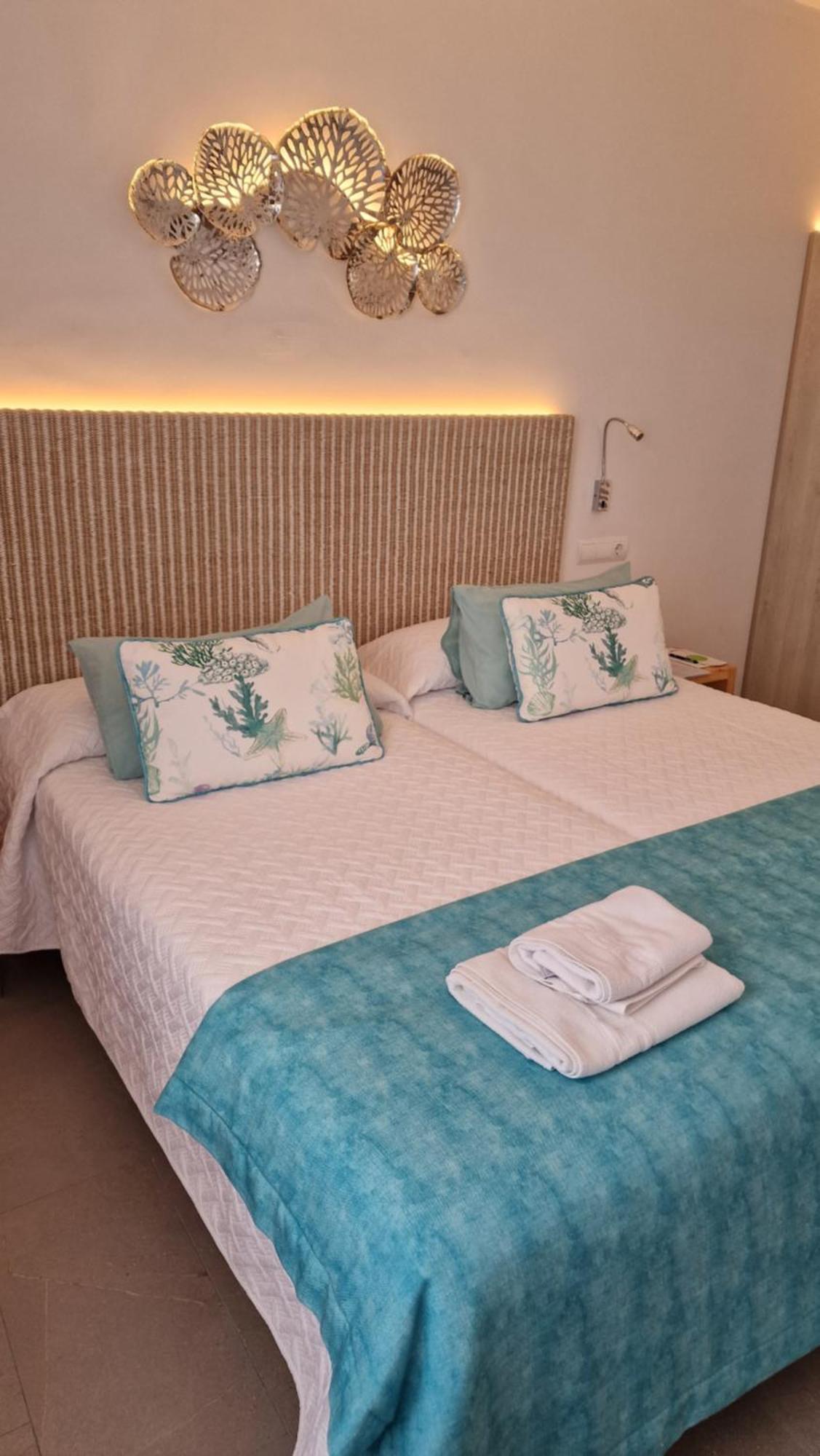 Apartamentos Costamar II Es Pujols Exterior photo