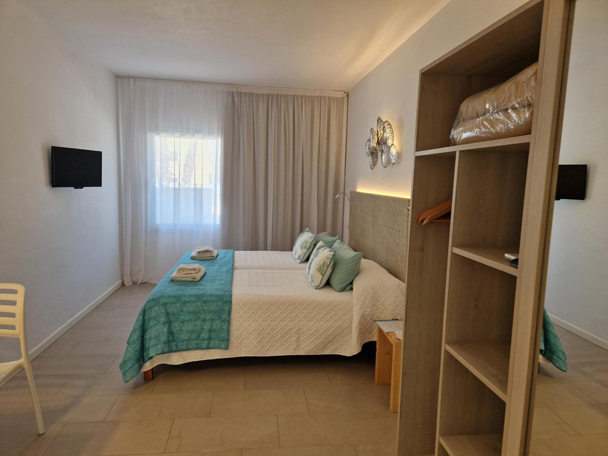 Apartamentos Costamar II Es Pujols Exterior photo